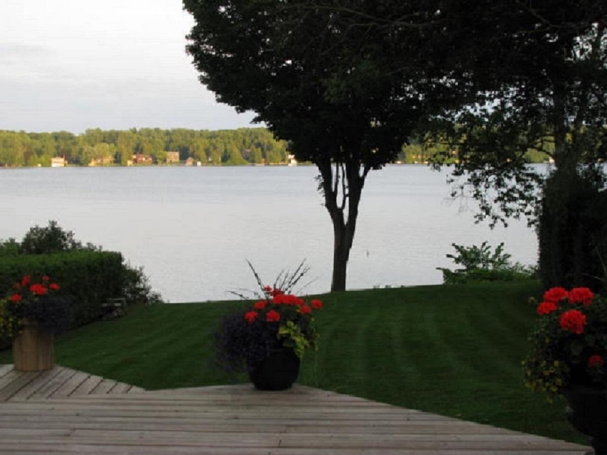 Water'S Edge B & B Oro-Medonte Экстерьер фото